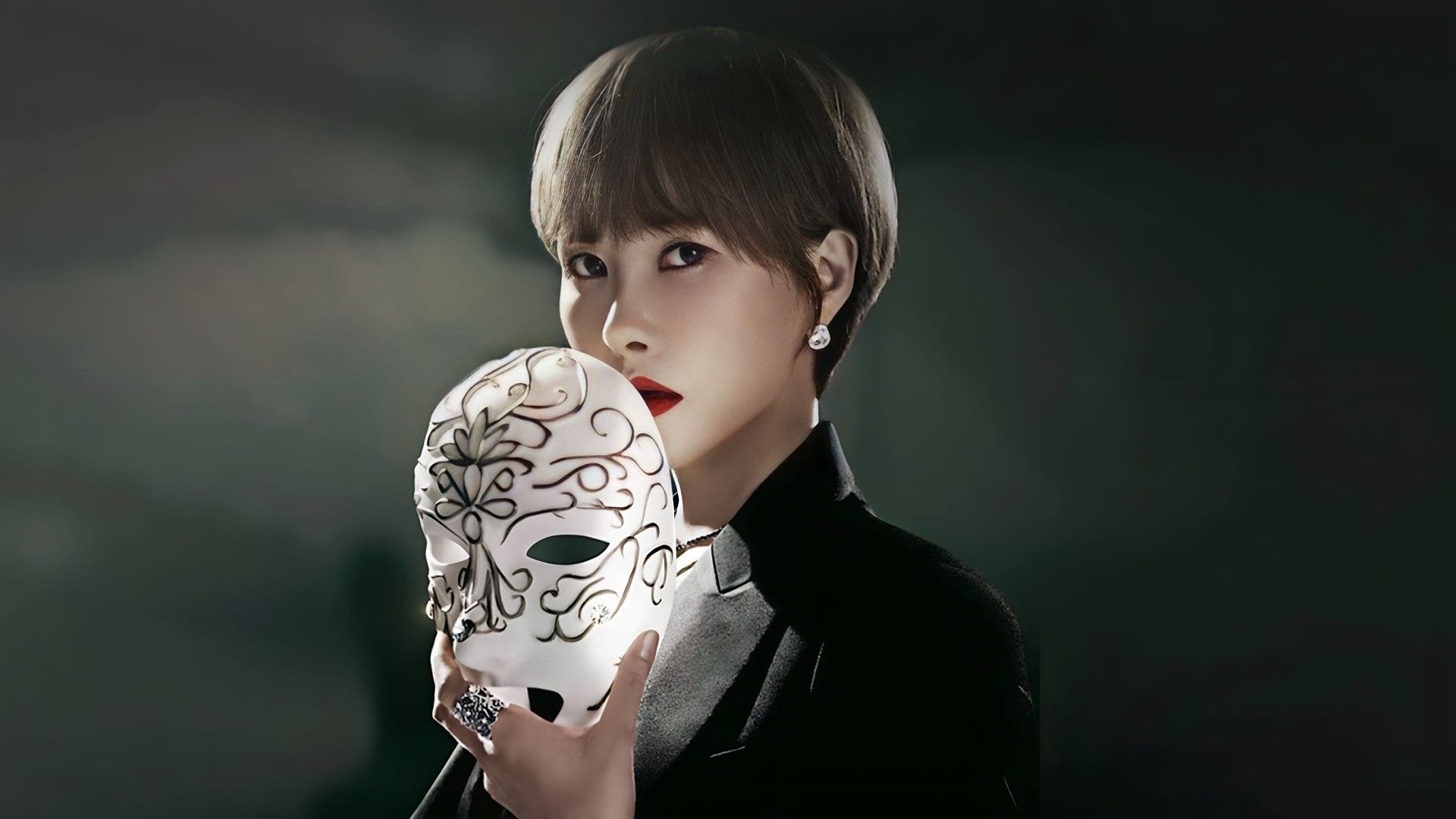 Queen of Masks