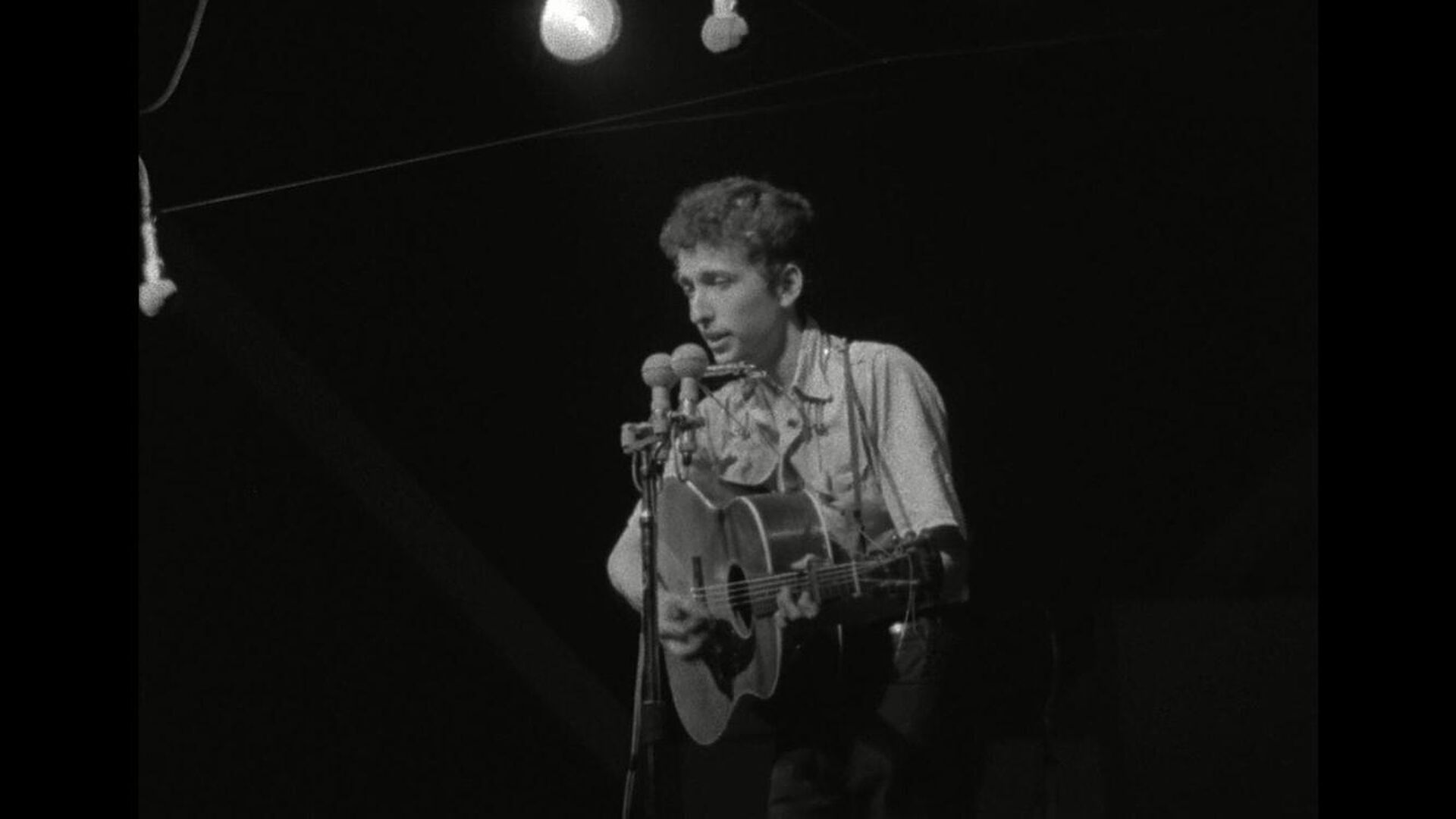 The Other Side of the Mirror: Bob Dylan at the Newport Folk Festival