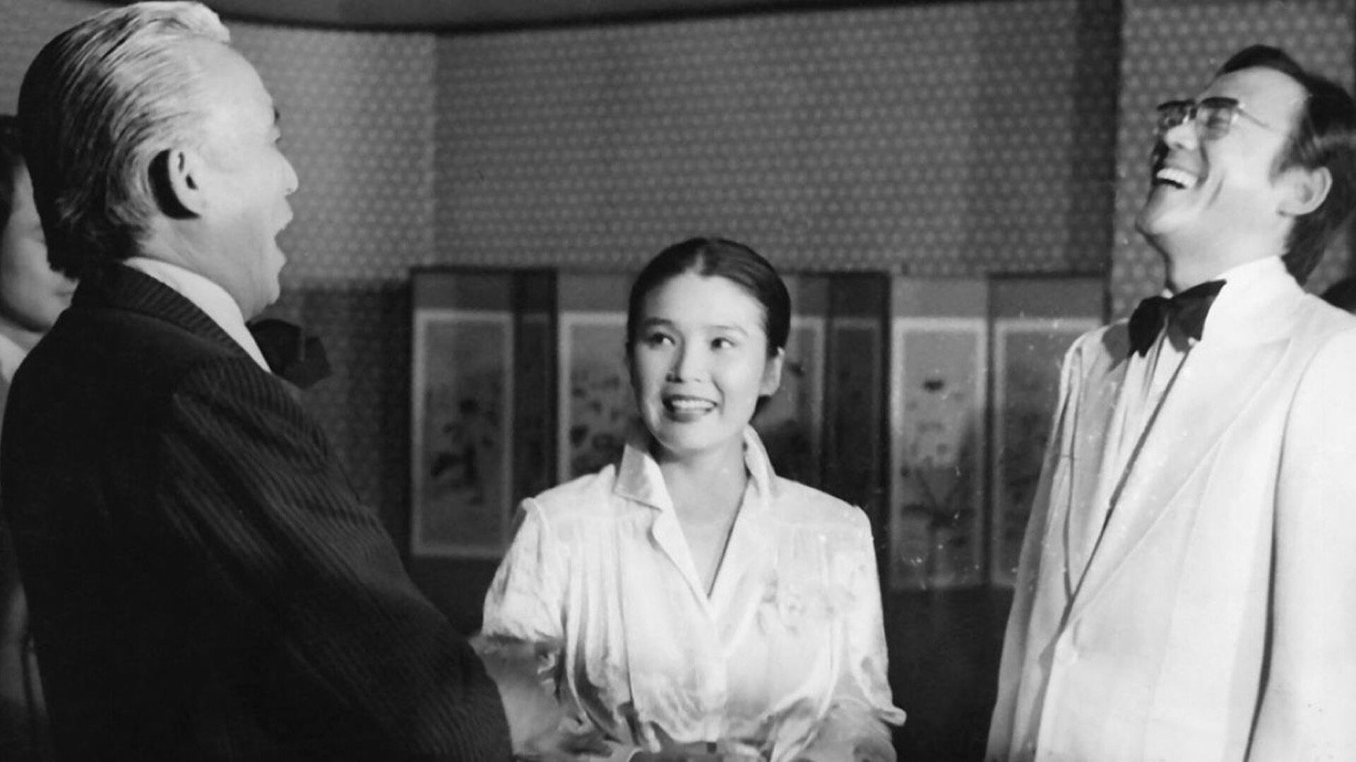 Splendid Outing (Hwaryeohan wichul)