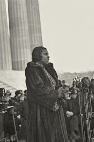 Marian Anderson: The Whole World in Her Hands (2022)