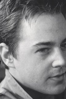 نامزد دریافت 2 جایزه.