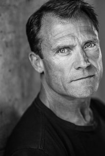 نامزد دریافت 2 جایزه.