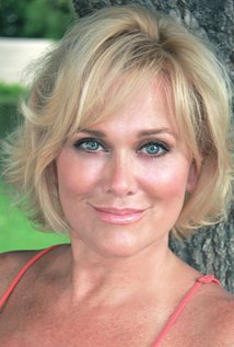 نامزد دریافت 3 جایزه.