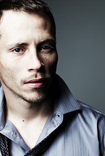 نامزد دریافت 3 جایزه.